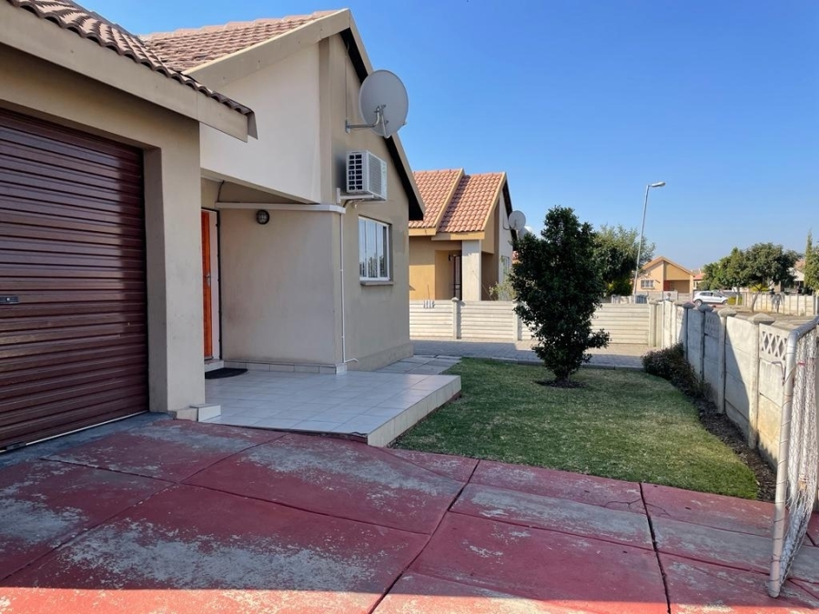3 Bedroom Property for Sale in Freedom Park North West